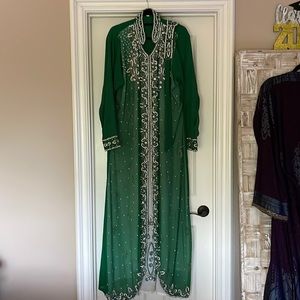 Traditional thobe/abaya